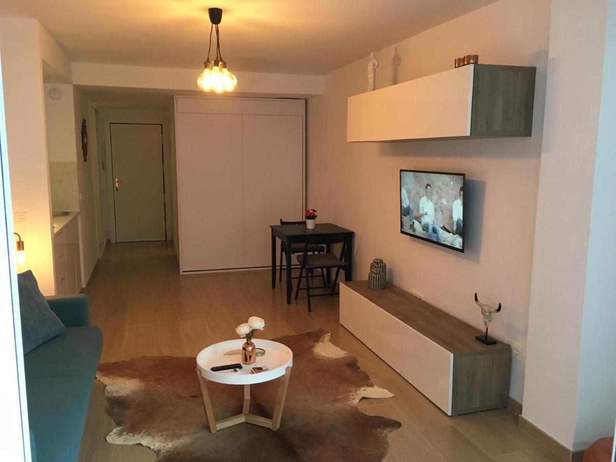 La Roca Chica First Line Bajondillo & Cosy Apartament